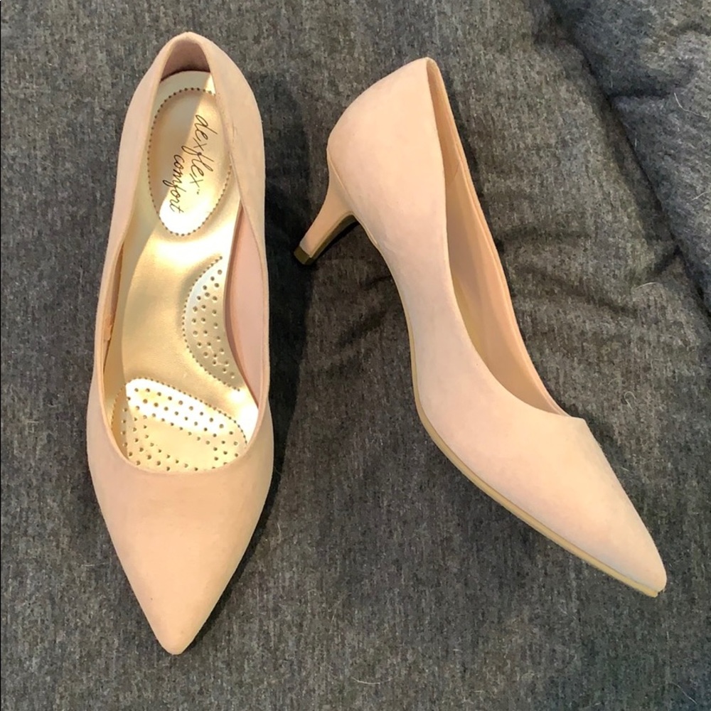 Brand new light pink short heel